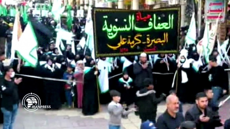 Iranpress: مراسم بزرگداشت سالگرد شهادت حضرت زهرا (س) در نجف| پخش زنده از ایران پرس