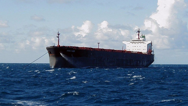 Iranpress: تصاویری از توقیف نفتکش ایرانی در آب‌های اندونزی