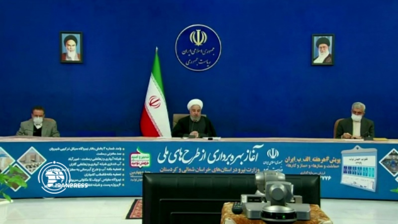 Iranpress: روحانی: انقلاب اسلامی به شکوفایی همه‌جانبه کشور انجامید