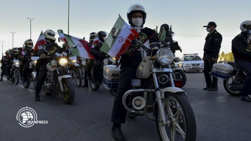 Iranpress: برنامه ریزی برای راهپیمایی خودرویی 22 بهمن در سراسر کشور