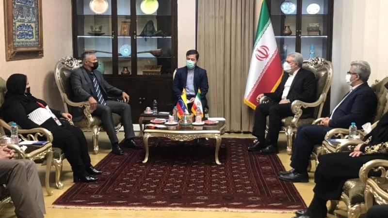 Iranpress: امضا تفاهم نامه همکاری گردشگری ایران با ونزوئلا