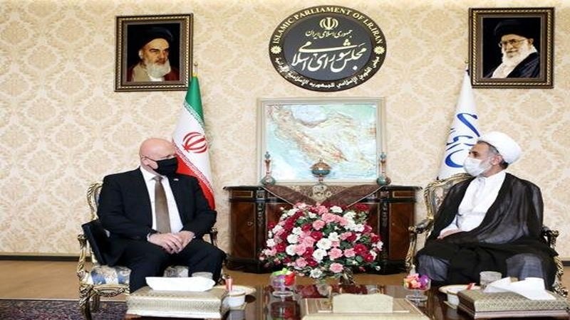 Iranpress: انتقاد رئیس کمیسیون سیاست خارجی مجلس از پیروی کشورهای اروپایی در سیاست ضد ایرانی آمریکا