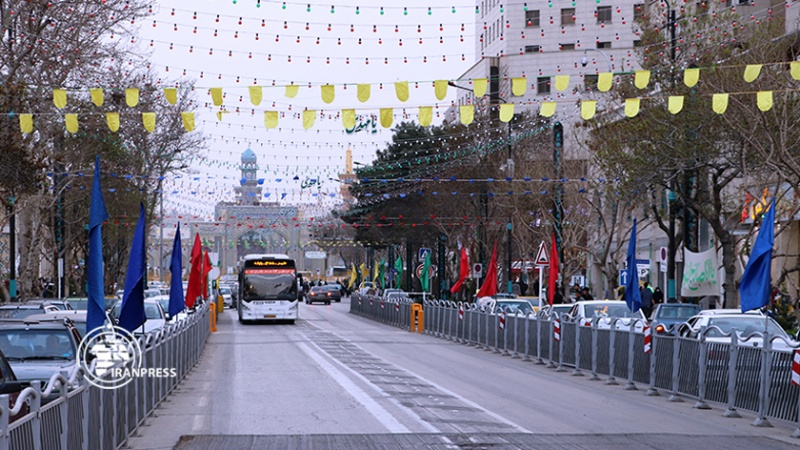 Iranpress: تصاویری از آذین‌بندی خیابان‌های مشهد مقدس به‌مناسبت نیمه شعبان 