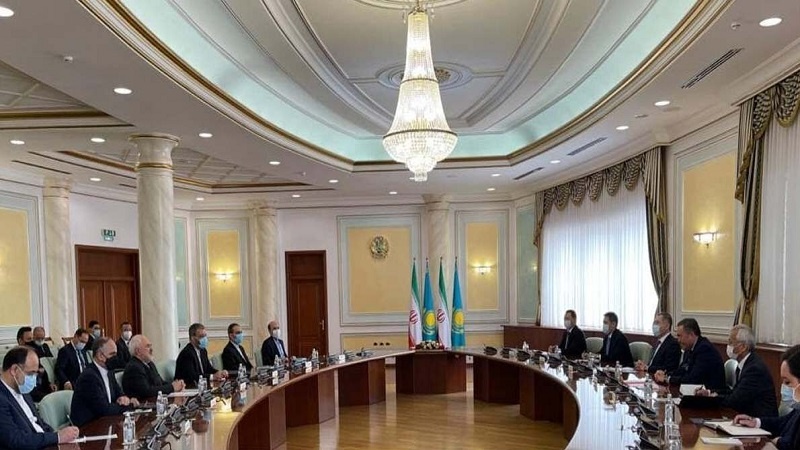 Iranpress: گسترش همکاری‌ها، محور دیدار وزرای خارجه ایران و قزاقستان