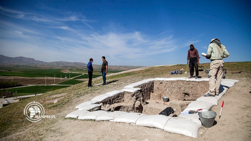Iranpress: کشف یافته‌هایی از دوران آشوری در کوزران کرمانشاه