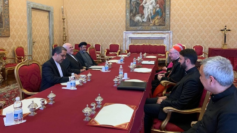 Iranpress: دیدار ظریف با نخست وزیر و وزیر امور خارجه واتیکان