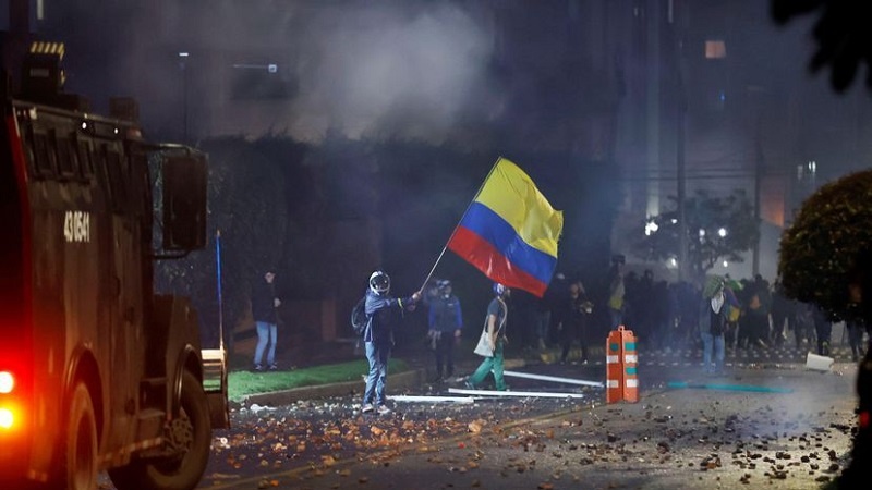 Iranpress:  ۸ کشته و ۲۸ زخمی نتیجه چهارمین روز متوالی اعتراض‌ها در کلمبیا