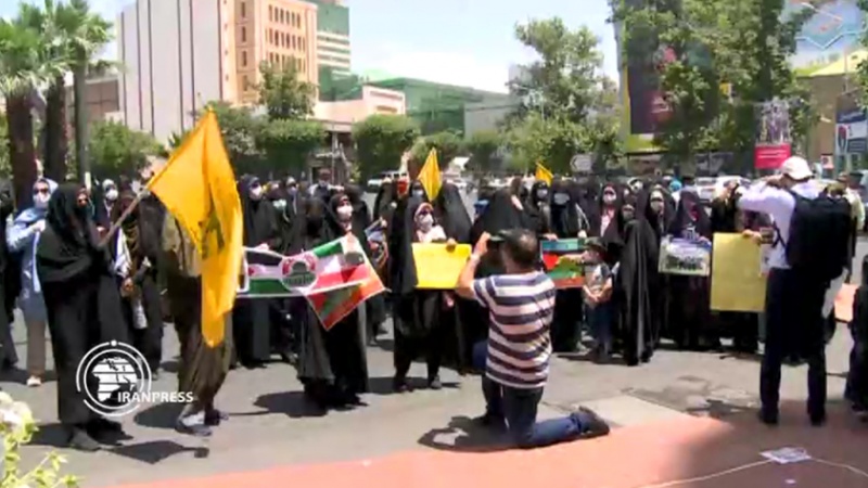 Iranpress: تجمع خودجوش مردم تهران در محکومیت جنایت‌های اسرائیل 