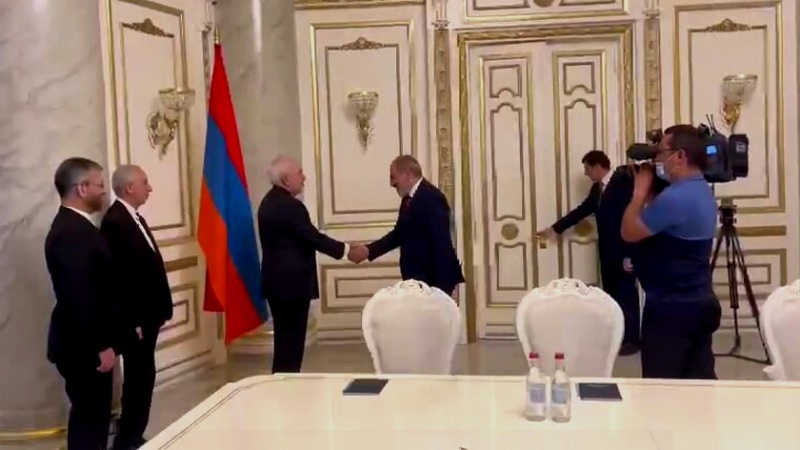 Iranpress: رایزنی ظریف در ارمنستان؛ دیدار با سرکیسیان و پاشینیان