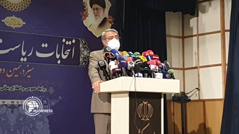 Iranpress: وزیر کشور: هیچ ابهامی در هماهنگی شورای نگهبان و وزارت کشور نیست