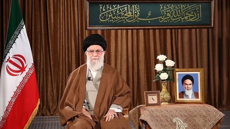 Iranpress: سخنرانی رهبر انقلاب به مناسبت سالگرد رحلت امام خمینی (ره)| پخش زنده از ایران پرس