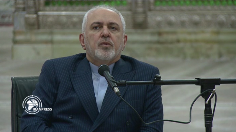 Iranpress: دکتر ظریف: با وجود همه توطئه‌های قدرت‌ها، مردم ایران امروز سربلند ایستاده‌اند