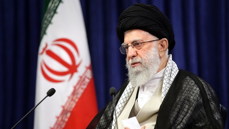 Iranpress: رهبر انقلاب: جایز نیست نامزدهای انتخابات وعده‌هایی دهند که مطمئن نیستند بتوانند عمل کنند