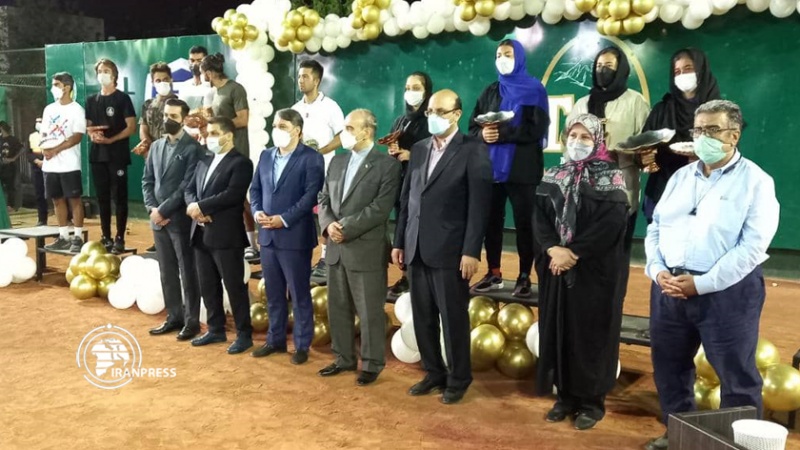 Iranpress: پایان جدال تنیسورها ؛ امیر حسین بادی فاتح مسابقات ۱۰۰۰ امتیازی شد 