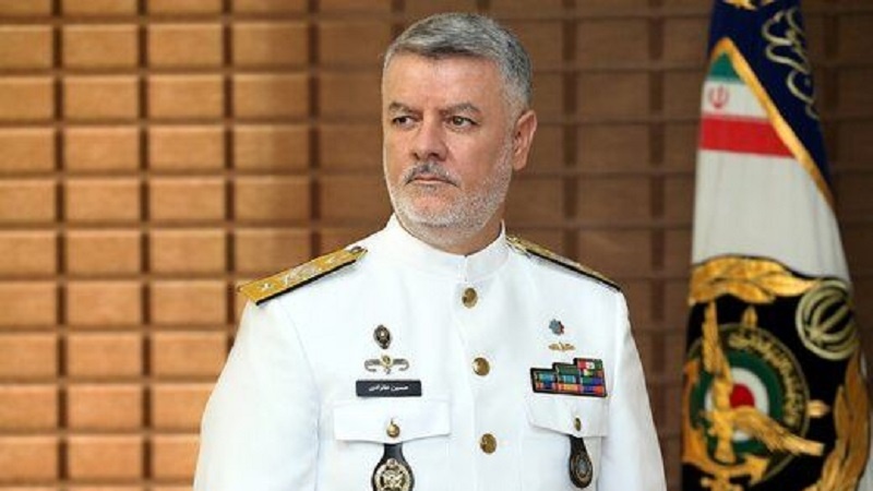Iranpress: ورود فرمانده نیروی دریایی ارتش به روسیه