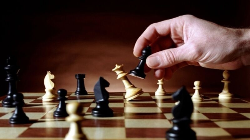 Iranpress: تاریخ‌سازی شطرنج باز ایرانی در جام جهانی روسیه​​​​​​​
