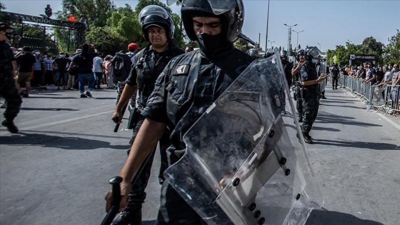 Iranpress:  حمله نیروهای امنیتی تونس به دفتر شبکه الجزیره