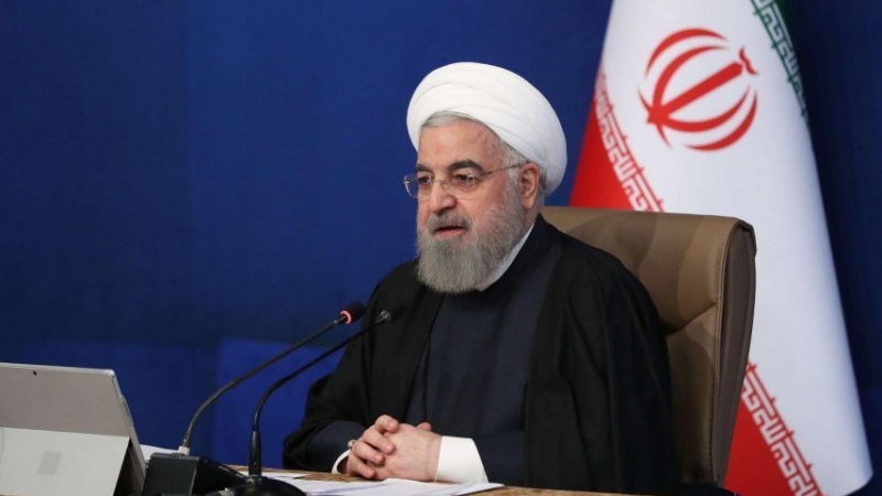 Iranpress: روحانی: تقویت حمل و نقل یکی از ارکان پیشرفت کشور و زندگی مردم است