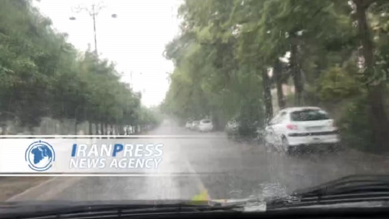 Iranpress: ورود سامانه بارشی به غرب کشور