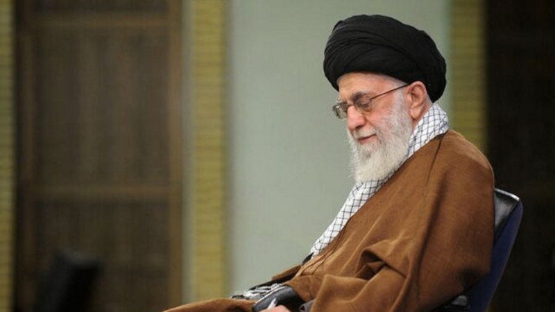 Iranpress: رهبر انقلاب اسلامی شهادت حجت‌الاسلام عباسعلی سلیمانی را تسلیت گفتند