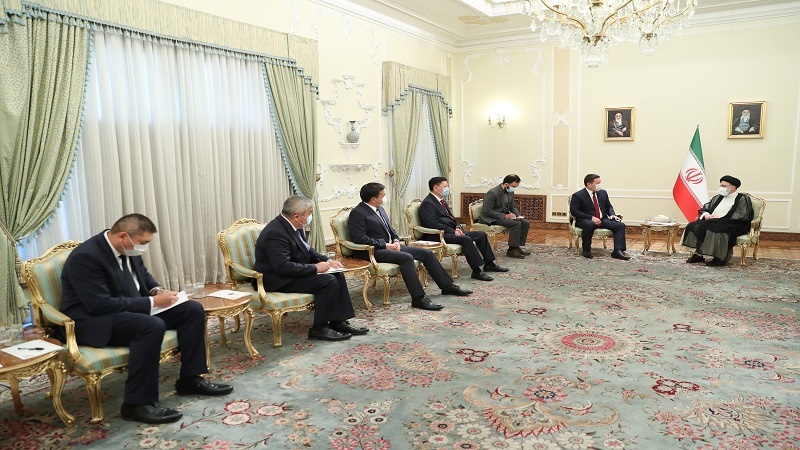 Iranpress: رئیسی: گسترش روابط ایران و قرقیزستان، دوستی دیرین دو کشور را تقویت می‌کند
