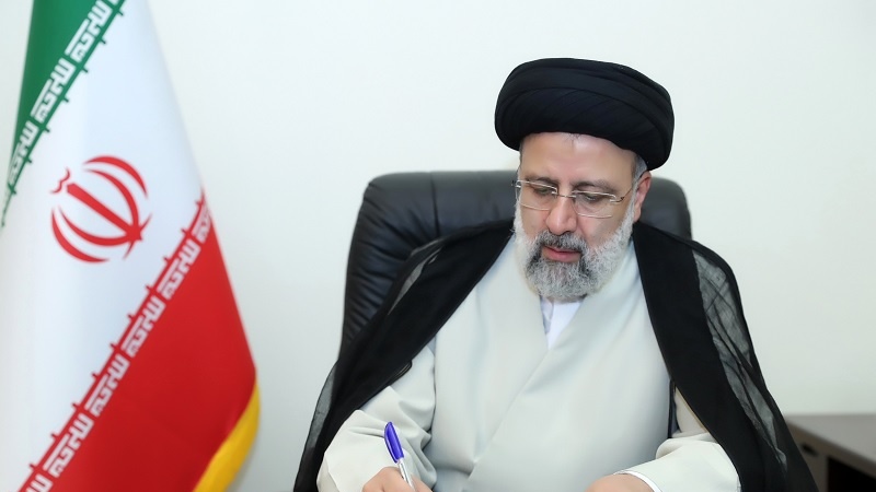 Iranpress: قدردانی رئیس جمهور از تیم ملی کشتی آزاد جوانان