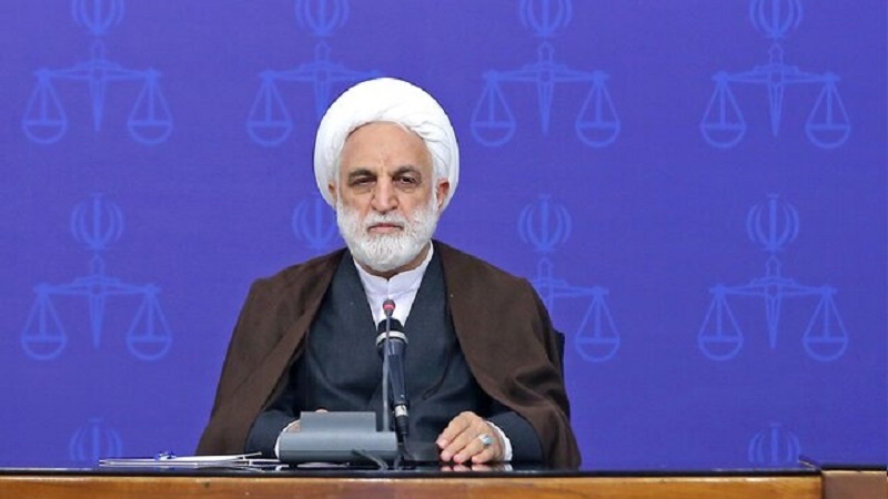 Iranpress: محسنی اژه‌ای خطاب به قضات: آنجا که ضرورت ندارد قرار بازداشت موقت نزنید
