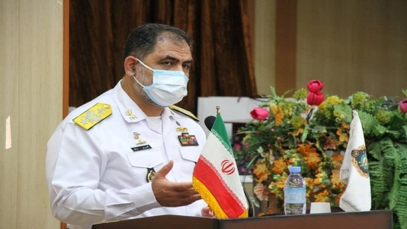 Iranpress: امیر ایرانی: نیروی دریایی ارتش همانند دفاع مقدس از شاهرگ‌‌های اقتصادی دفاع می‌‌کند