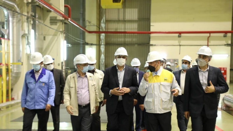 Iranpress: بازدید رئیس سازمان انرژی اتمی از نيروگاه اتمي بوشهر