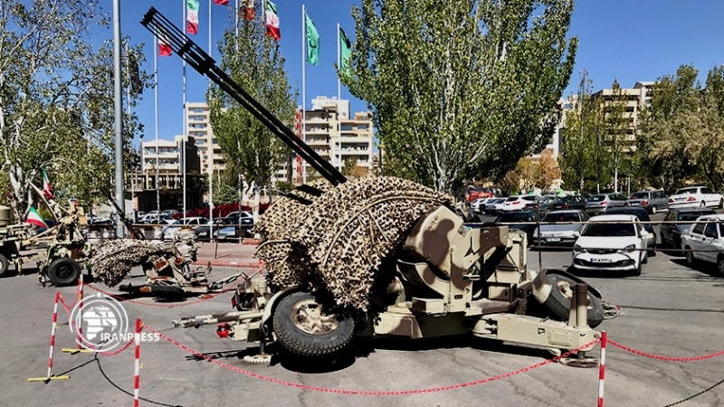 Iranpress:  هفته دفاع‌مقدس، نمایشگاه خودکفایی تجهیزات نظامی در تبریز