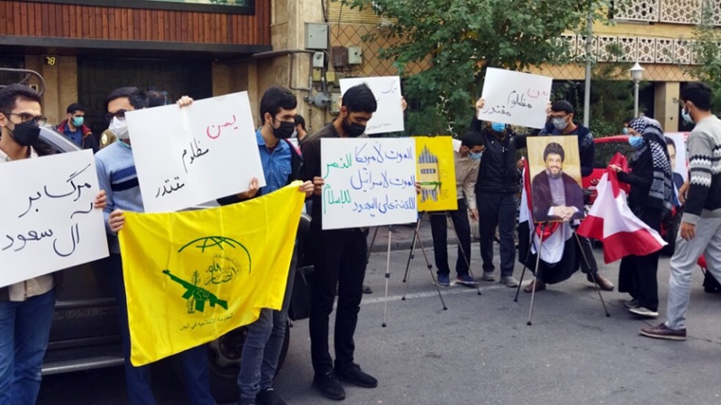 Iranpress:  حمایت دانشجویان ایرانی از وزیر اطلاع رسانی لبنان
