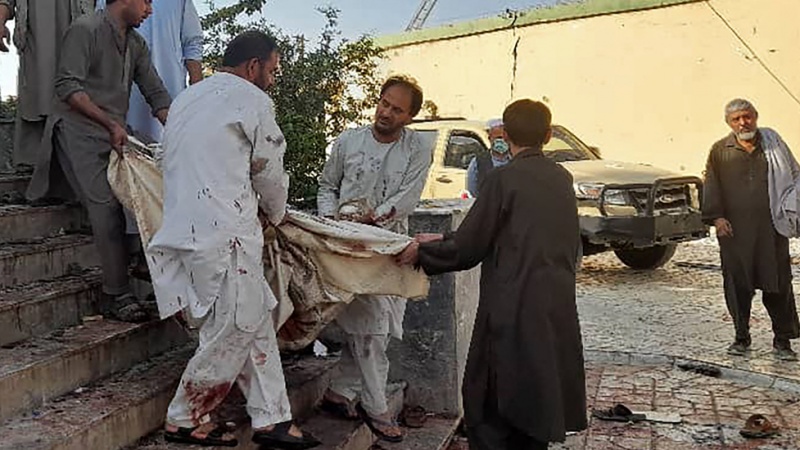 Iranpress: تصاویر دلخراش از انفجار ظهر جمعه افغانستان