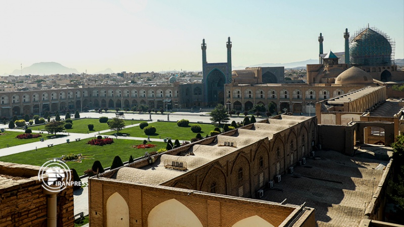 Iranpress:  اصفهان؛ نگین گردشگری با شاهکار معماری ایرانی       