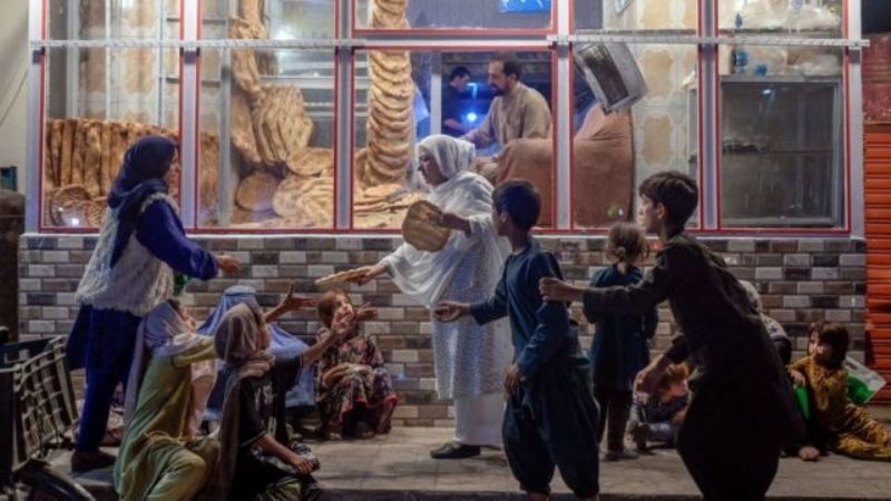Iranpress: یک میلیون کودک افغان در خطر مرگ ناشی از گرسنگی