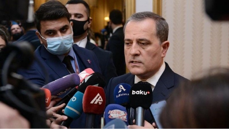 Iranpress: تاکید وزیر خارجه جمهوری آذربایجان بر توسعه روابط با ایران