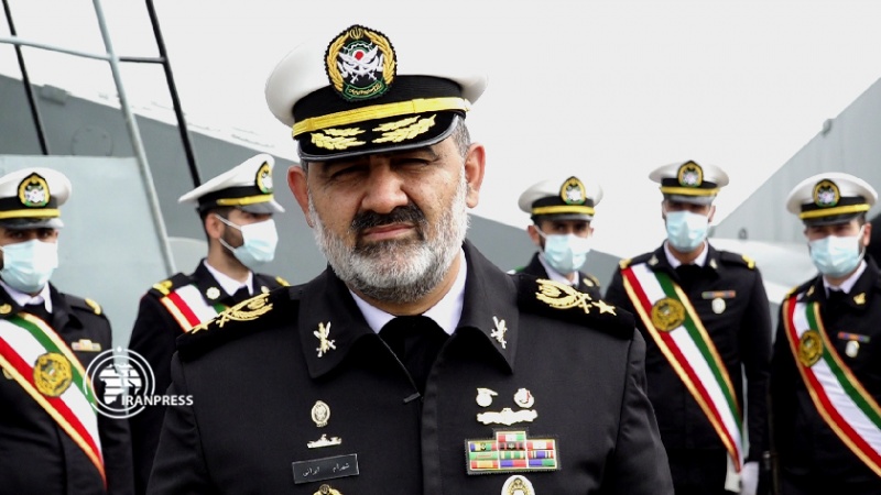 Iranpress:  دریادار ایرانی: تحریم تاثیری در حضور دریایی ایران ندارد