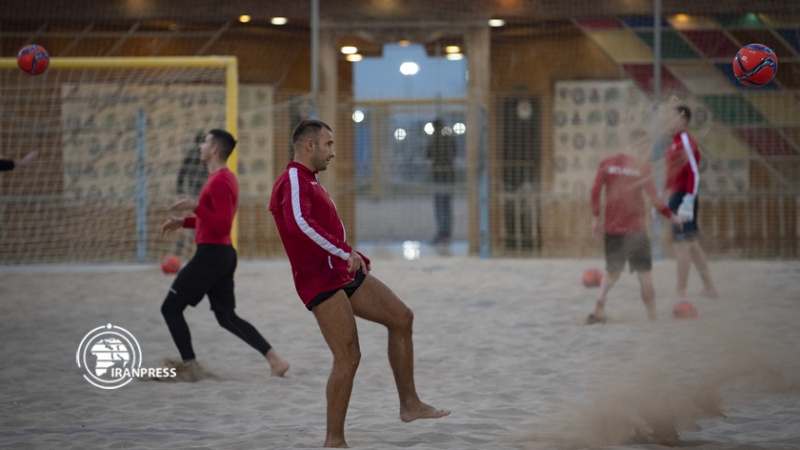 ایران پرس: تمرین تیم‌های فوتبال ساحلی ایران و بلاروس در بوشهر 