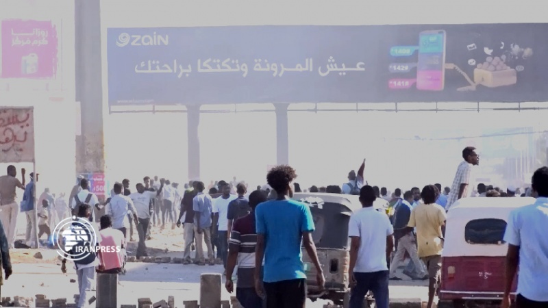 Iranpress:  تظاهرات برای تشکیل دولت مدنی در سودان  