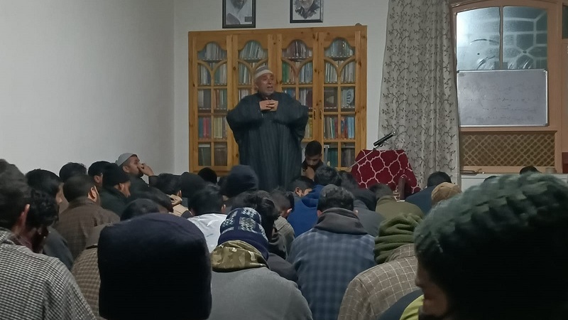 Iranpress: برگزاری مراسم عزاداری شهادت حضرت زهرا (س) در کشمیر
