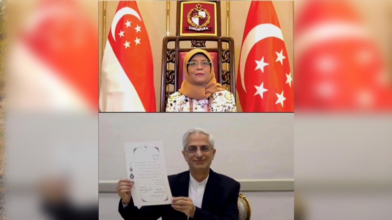 Iranpress: سفیر ایران استوارنامه خود را تقدیم رئیس‌جمهور سنگاپور کرد