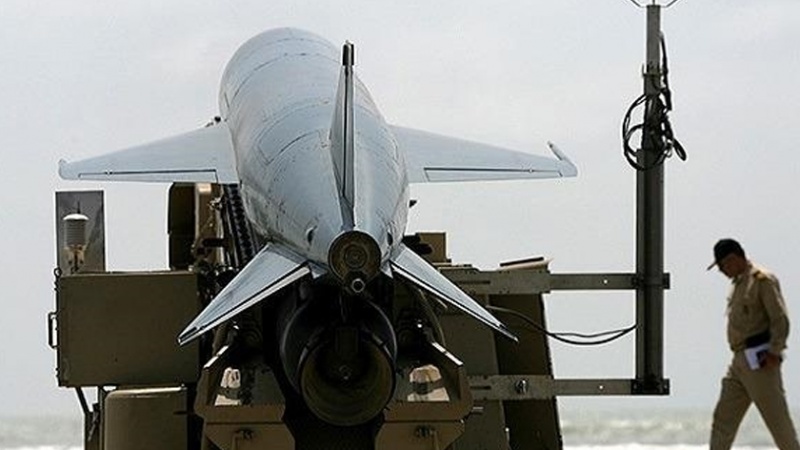 Iranpress: موشک ضد کشتی رعد؛ نمایش توانمندی ضربتی دریایی ایران