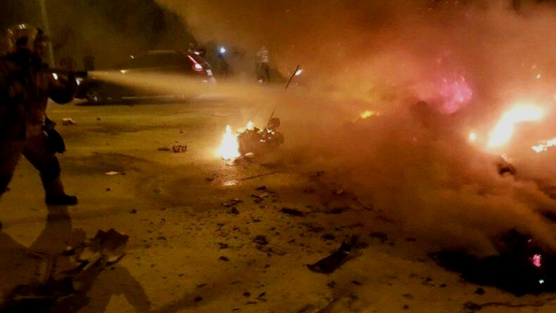 Iranpress: آتش‌سوزی گسترده در خیابان شوش تهران