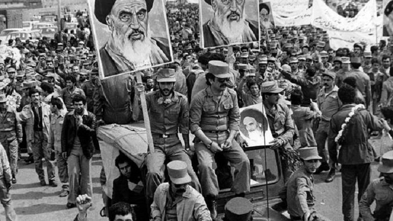 Iranpress: فیلمی تاریخی از سقوط نظام شاهنشاهی و شادی مردم ایران