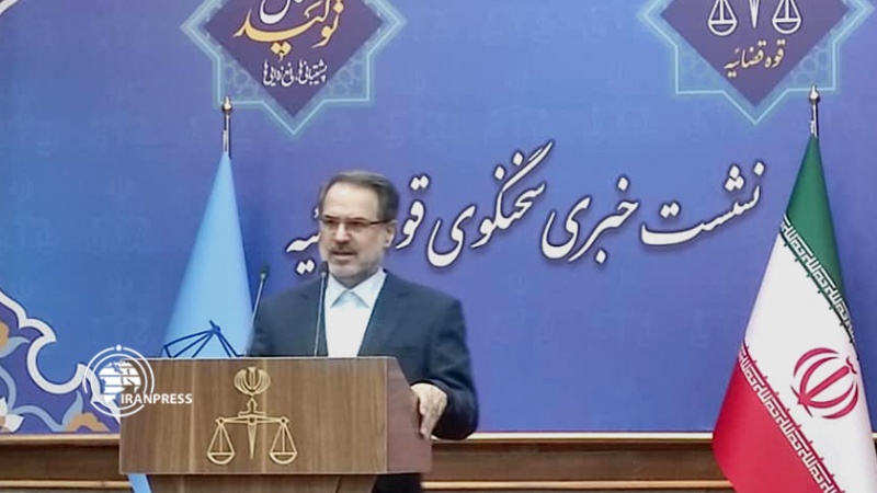 Iranpress:   رعایت استانداردهای بین‌المللی در بررسی پرونده سرکرده های گروههای تروریستی 