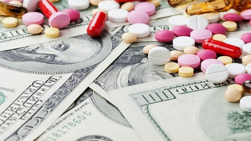 Iranpress:  اختصاص یک میلیارد دلار ارز برای واردات دارو 