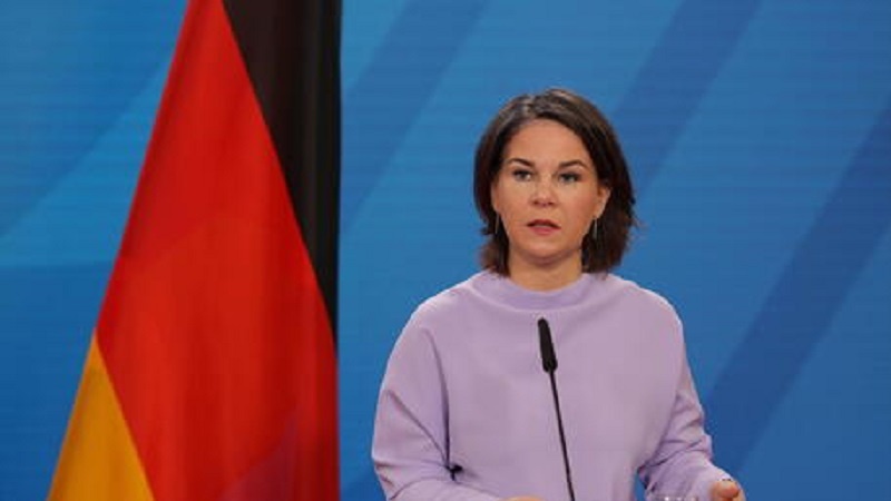 Iranpress: آلمان ۴۰ دیپلمات روس را اخراج کرد