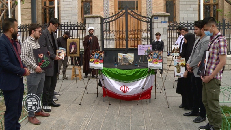 Iranpress: مهاجرین افغان: حادثه تروریستی مشهد، نشانه زبونی و درماندگی دشمنان است 
