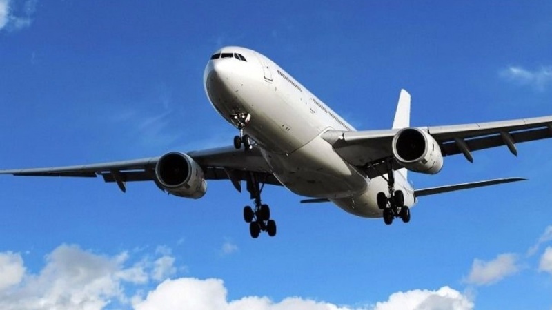 Iranpress: آتش‌سوزی موتور فوکر ۱۰۰ هواپیمایی آسمان در فرودگاه مهرآباد/ مسافران سالم هستند