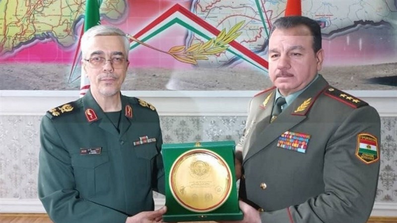 Iranpress: نگاهی به سفر رئیس ستاد کل نیروهای مسلح کشورمان به تاجیکستان 