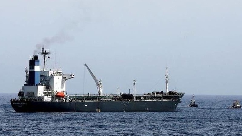 Iranpress: توقیف کشتی حامل سوخت یمن از سوی ائتلاف سعودی 
